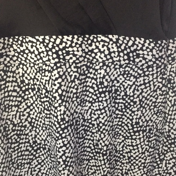 Jacob Black & White Dress - Picture 10 of 10